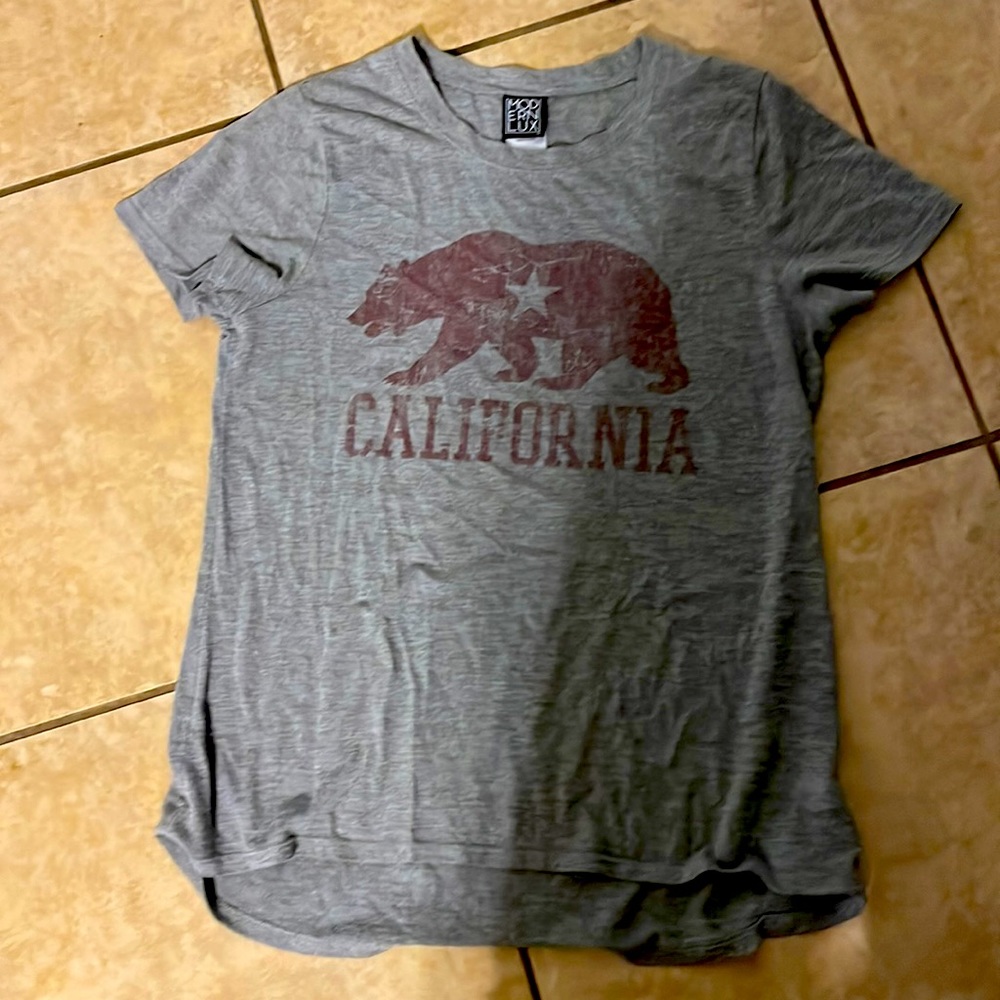 Grey tee